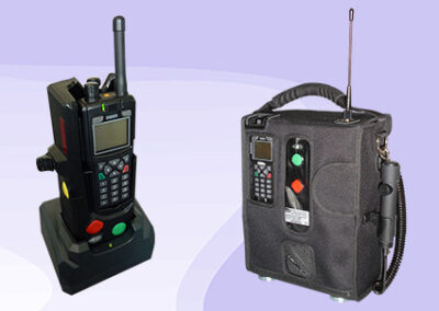 Radio equipment for maneuvering in the railway field